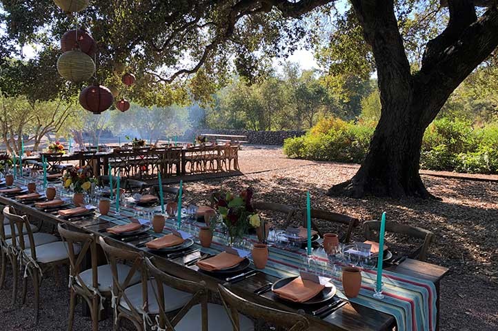 Outdoor dining in the Paraduxx courtyard